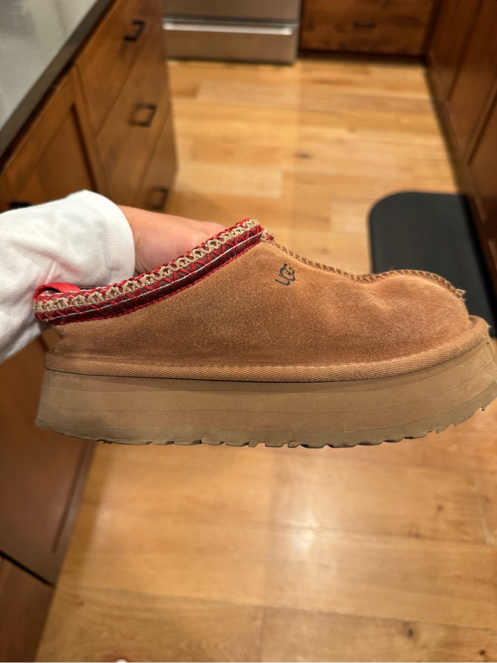 UGG Women’s Tasman Platforms size 6 - Picture 4 of 5